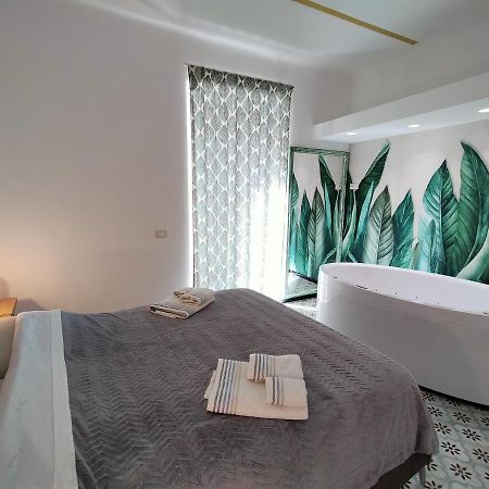 Sonnino Suite Jacuzzi Apartment Μπάρι Εξωτερικό φωτογραφία