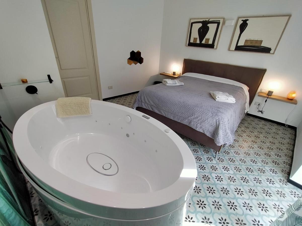 Sonnino Suite Jacuzzi Apartment Μπάρι Εξωτερικό φωτογραφία